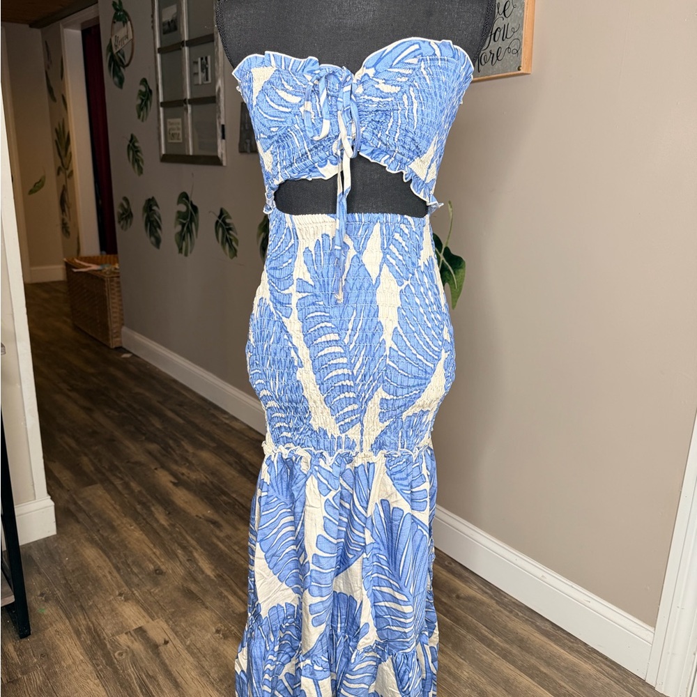 Blue and White Leaf Print Strapless Dress